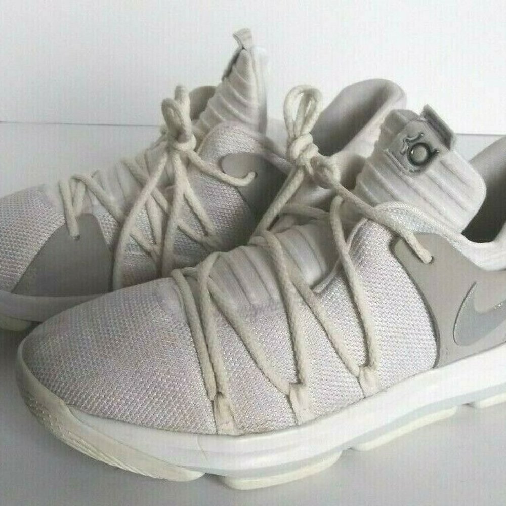 NIKE KIDS KD10 Shoe Size 3Y